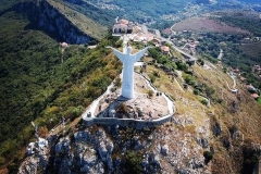 マラテア、frazione di Santa Caterina, マラテアの旧高台の地域、空から見たマラテアのキリスト像