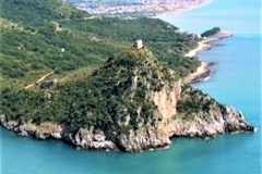 マラテア、  Torre di avvistamento (Punta Caina, XV sec.)