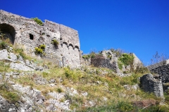 マラテア、籠城と1806年にフランス軍により破壊された高台地域にあるお城